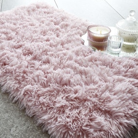Catherine Lansfield Cuddly Faux Fur Bath Mat Catherine Lansfield Cuddly Faux Fur Bath Mat